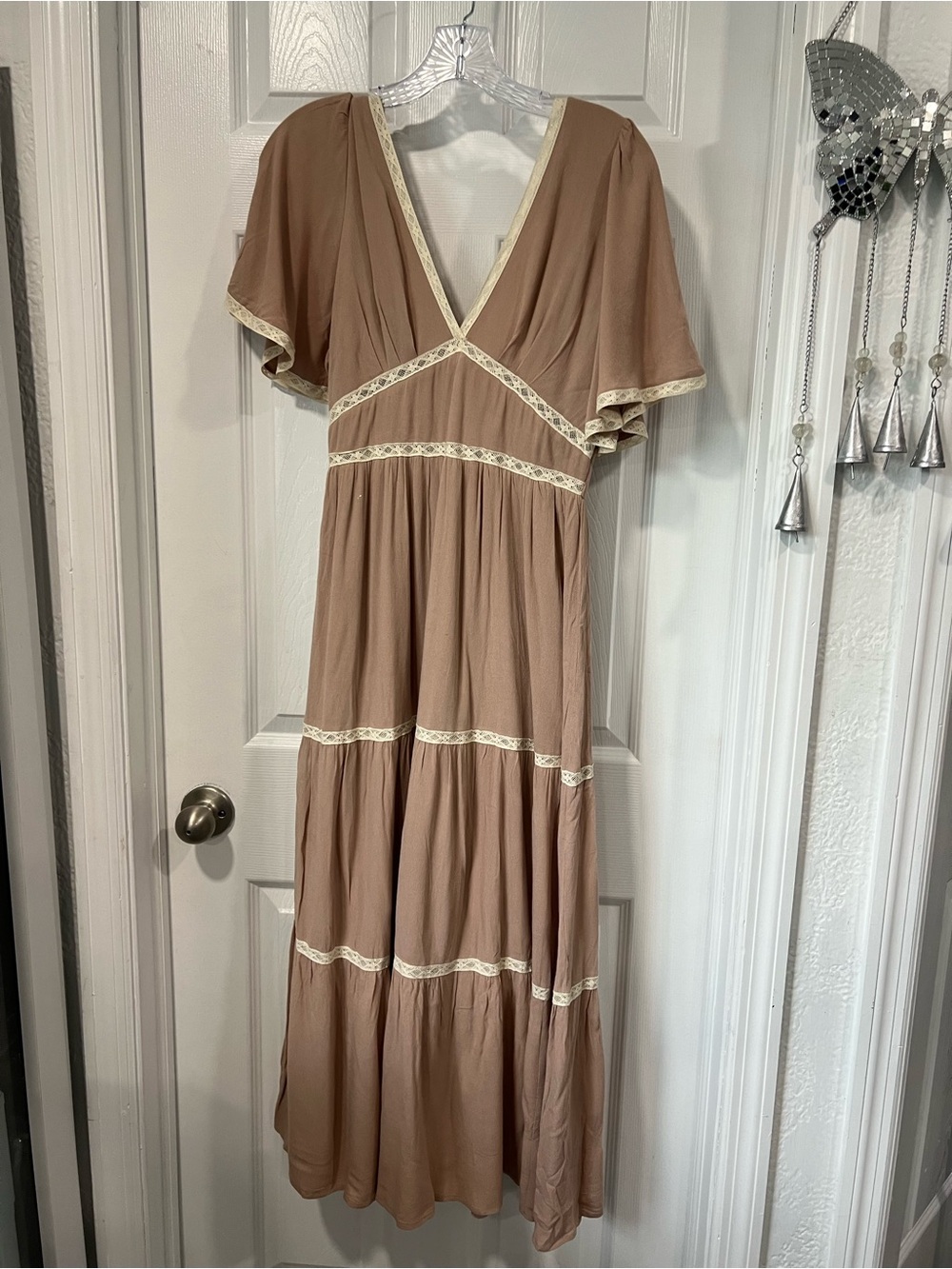 Maxi Dress with Lace Trim Beautiful detail on the backElegant taupe maxi dress - Picture 2 of 6